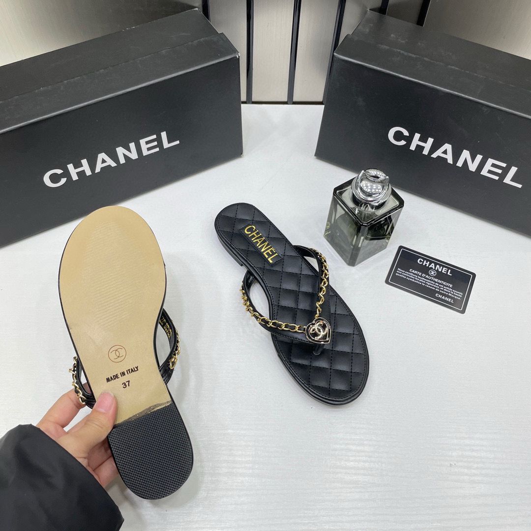 chanel black flat mule for her wid og box b2428 chanel black flat mule for her wid og box b2428