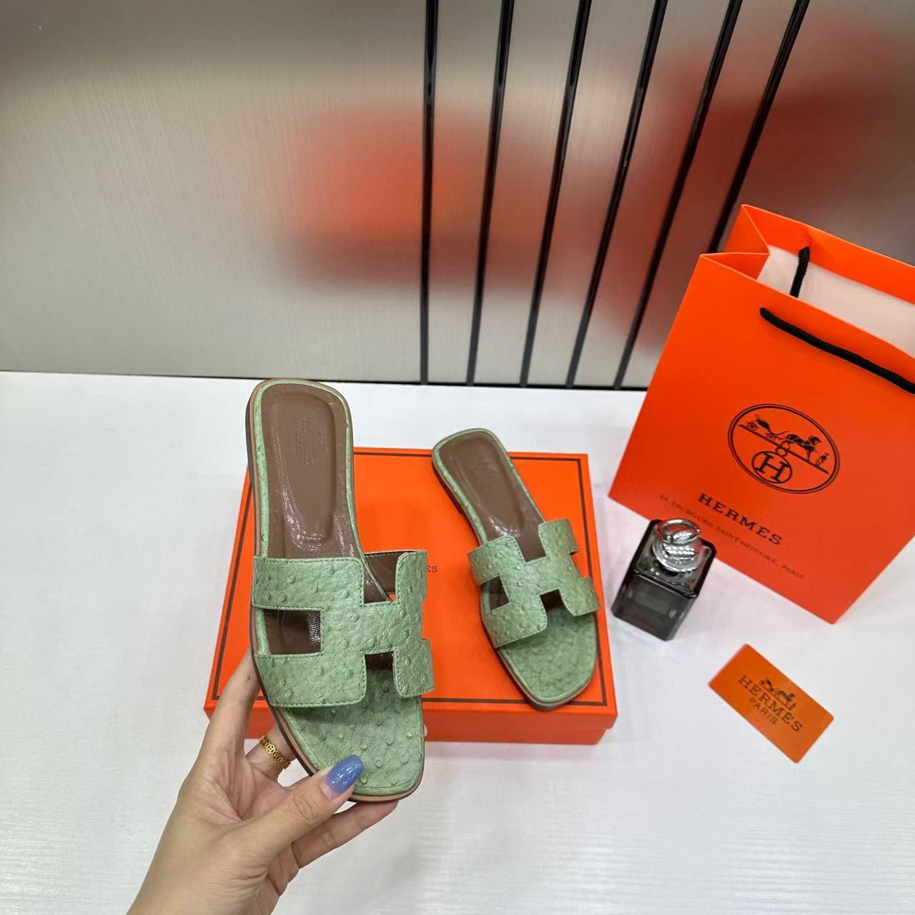 hermes paris oran flats for her with og box & carry bag green slide h38 hermes paris oran flats for her with og box & carry bag green slide h38