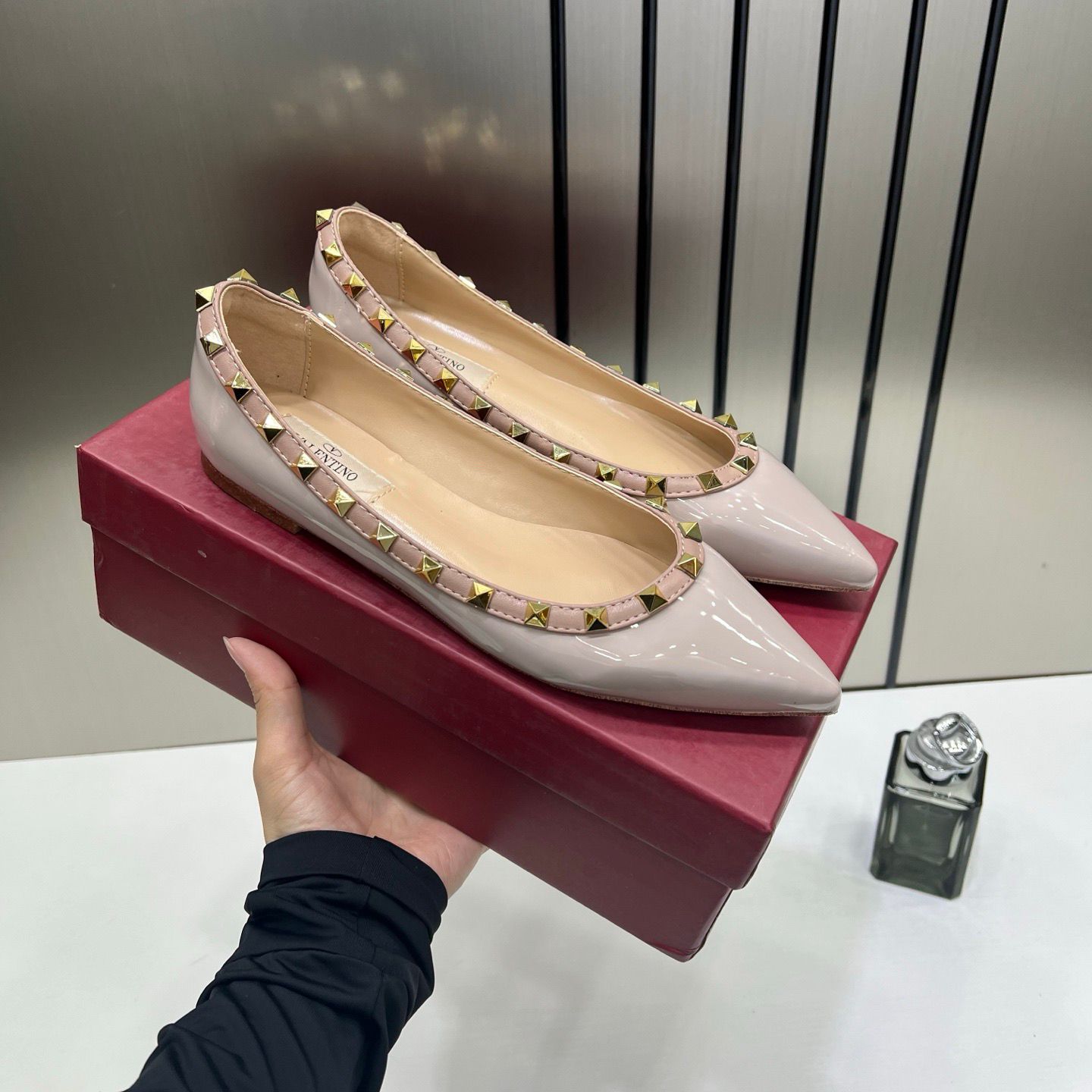 valentino rockstud ballet flat with og box carry bag apricot vh588 2 valentino rockstud ballet flat with og box carry bag apricot vh588 2