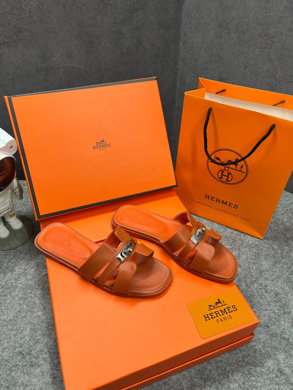 hermes paris oran flats for her with og box & carry bag h38 41 orange slide hermes paris oran flats for her with og box & carry bag h38 41 orange slide