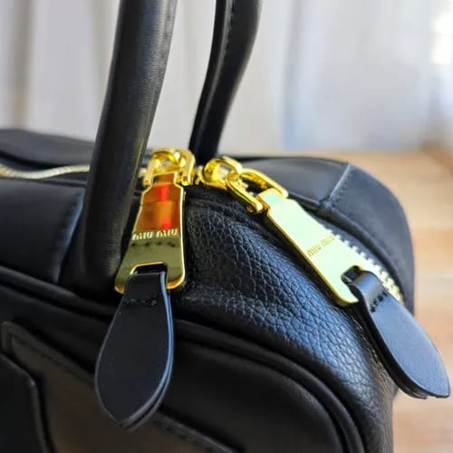 miu miu versatile long handle black leather shoulder bag with dust bag 502 black sale miu miu versatile long handle black leather shoulder bag with dust bag 502 black sale