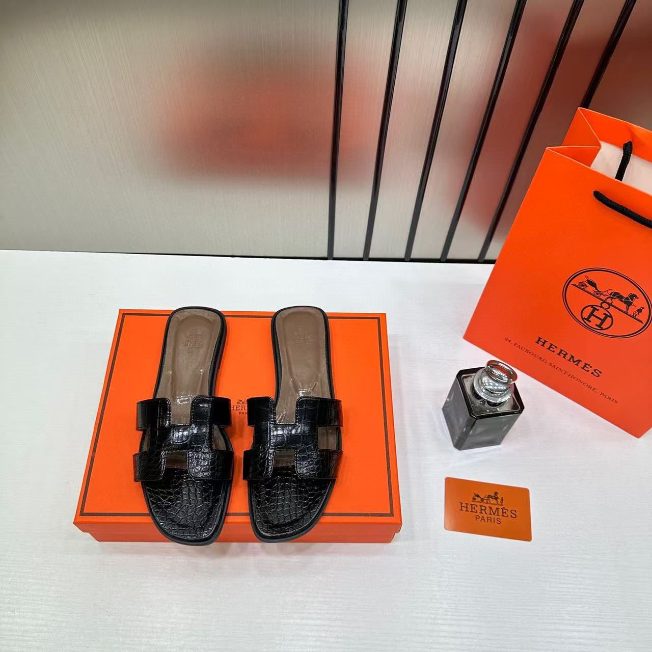hermes paris oran flats croc leather black for her with og box & carry bag black slide hermes paris oran flats croc leather black for her with og box & carry bag black slide