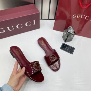 gucci round interlocking g in rosso red leather shiny classic slides with og box & carry bag 1892
