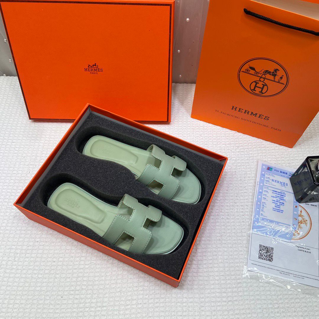 hermes oran sandals slide vert jade epsom mint green calfskin leather with og box carry bag hermes oran sandals slide vert jade epsom mint green calfskin leather with og box carry bag