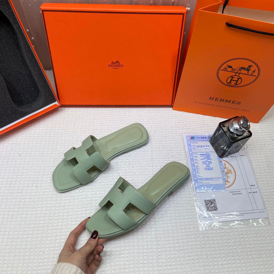 hermes oran sandals slide vert jade epsom mint green calfskin leather with og box carry bag hermes oran sandals slide vert jade epsom mint green calfskin leather with og box carry bag