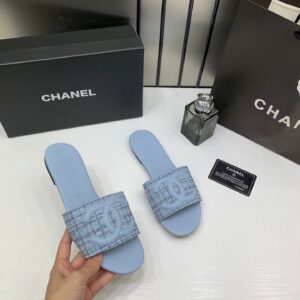 chanel blue tweed cc slippers flat light blue with og box & carry bag 1892 lt blue