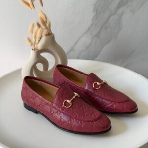 gucci jordaan maroon loafers horsebit almond toe for women with og box & carry bag