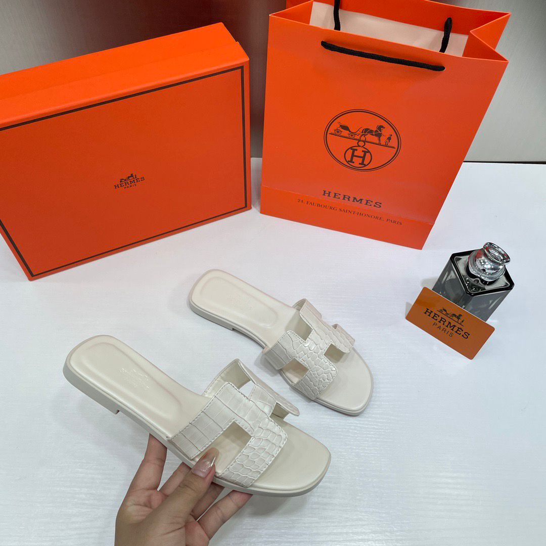 hermes paris oran flats croc leather white for her with og box & carry bag white slide hermes paris oran flats croc leather white for her with og box & carry bag white slide