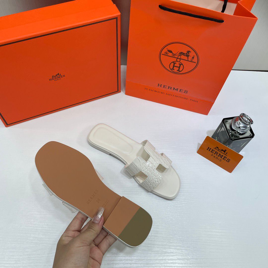 hermes paris oran flats croc leather white for her with og box & carry bag white slide hermes paris oran flats croc leather white for her with og box & carry bag white slide
