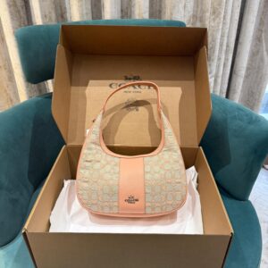 coach carmen shoulder bag with og box dust bag 6812 14 light pink cloth