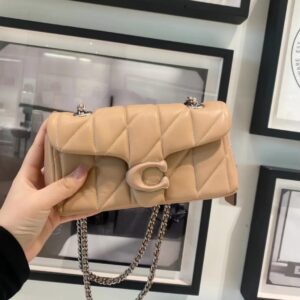 coach tabby 20 quilted leather shoulder bag with og box & dust bag cp 150 apricot