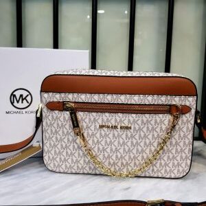 michael kors jet set camera crossbody with og box and dust bag 5757