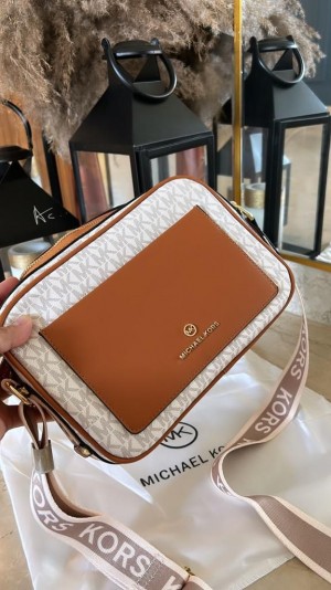 michael kors logo print maeve crossbody with box 1003 michael kors logo print maeve crossbody with box 1003