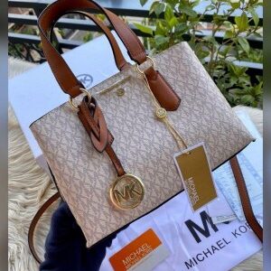 michael kors speedy with og box 467