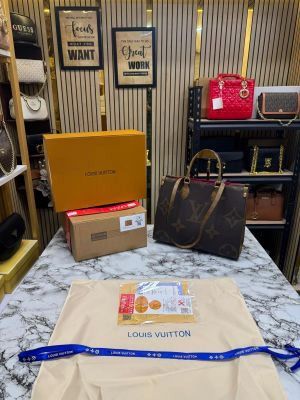 louiss vuitton onthego mm empreinte with&double og box and dust bag 6008 louiss vuitton onthego mm empreinte with&double og box and dust bag 6008