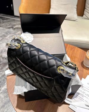 chane l caviar jumbo with box 6197 chane l caviar jumbo with box 6197