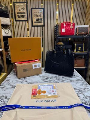 louiss vuitton onthego mm empreinte with&double og box and dust bag 6009 louiss vuitton onthego mm empreinte with&double og box and dust bag 6009