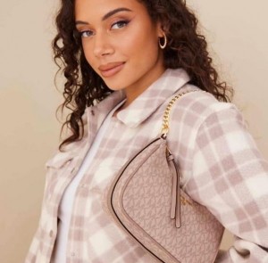 michae l kors jet set charm small logo pochette bag ( box dust bag) 1828 michae l kors jet set charm small logo pochette bag ( box dust bag) 1828