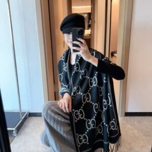 gucc.i gg monogram classic chain link black white wool pashmina with og box with carry bag