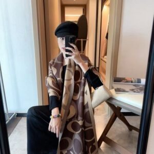 coac.h oversized signature c logo dark brown tan wool shawl scarf with og box with carry bag