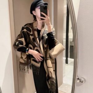 coac.h oversized signature c logo dark brown wool shawl scarf with og box with carry bag