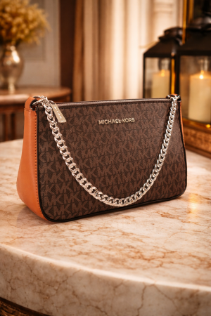jet set charm small logo pochette bag ( box dust bag) 1053 jet set charm small logo pochette bag ( box dust bag) 1053