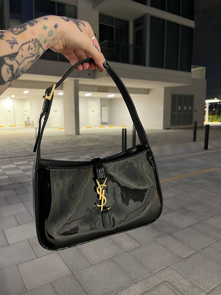 ysl saint laurent hobo glossy black gold leather shoulder bag with og box & dust bag 862 1 black gold ysl saint laurent hobo glossy black gold leather shoulder bag with og box & dust bag 862 1 black gold