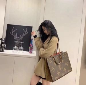lv on the go monogram leather tote bag with dust bag large 969 lv on the go monogram leather tote bag with dust bag large 969