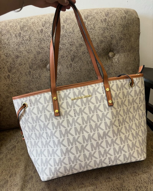 michae.l kors mk voyager tote bag with side pocket & dust bag (beige brown 2003) michae.l kors mk voyager tote bag with side pocket & dust bag (beige brown 2003)