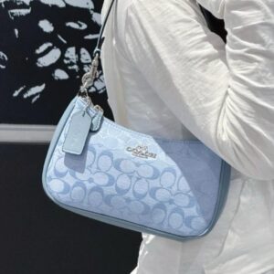 coach teri chambray canvas light blue shoulder bag with og box dust cover light blue ct