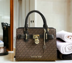 michael kor s hamilton legacy satchel bag with og box 1854 michael kor s hamilton legacy satchel bag with og box 1854