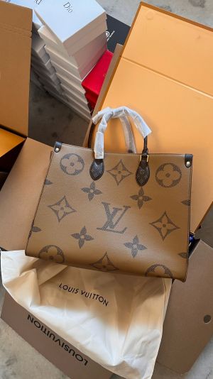 louiss vuitton onthego mm empreinte with&double og box and dust bag 6008 louiss vuitton onthego mm empreinte with&double og box and dust bag 6008