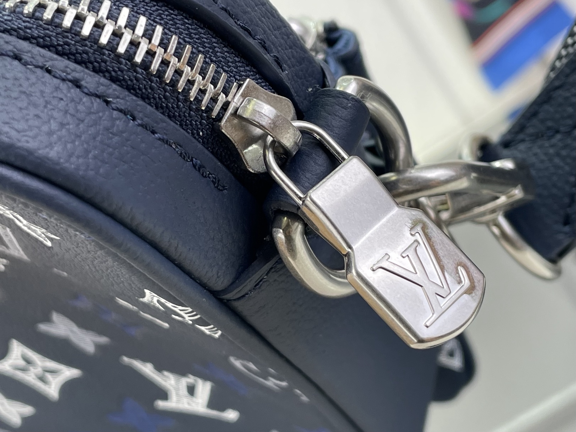 louiss vuitton lv m28854 virgil abloh trio messenger multi crossbody bag with og box & dust bag blue louiss vuitton lv m28854 virgil abloh trio messenger multi crossbody bag with og box & dust bag blue