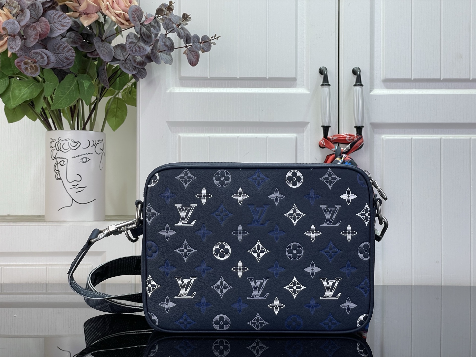 louiss vuitton lv m28854 virgil abloh trio messenger multi crossbody bag with og box & dust bag blue louiss vuitton lv m28854 virgil abloh trio messenger multi crossbody bag with og box & dust bag blue