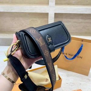 louiss vuitton pochette 2026 honkong invoice with box 6146 louiss vuitton pochette 2026 honkong invoice with box 6146