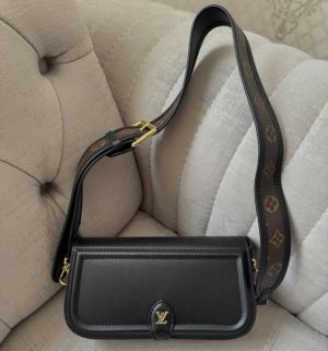 louiss vuitton pochette 2026 honkong invoice with box 6146 louiss vuitton pochette 2026 honkong invoice with box 6146