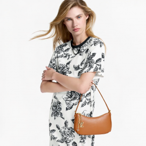 louiss vuitton pochette bloom with box 6149