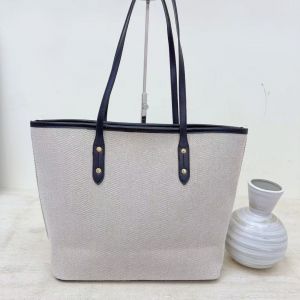 coac h voyager jet set print tote bag with dust bag 5507 coac h voyager jet set print tote bag with dust bag 5507