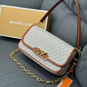 michael kor s jet set charm small logo pochette bag ( box dust bag) 495
