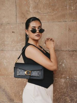 coac h tabby sig cc 26 leather shoulder bag with box 5640 coac h tabby sig cc 26 leather shoulder bag with box 5640
