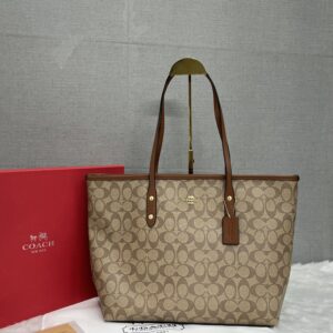 coachh signature city tote bag with og red box (55398 caramel)
