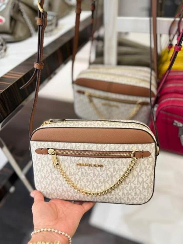 michaell kors jet set 10399 beige front zip camera crossbody with original box & dust cover beige brown michaell kors jet set 10399 beige front zip camera crossbody with original box & dust cover beige brown