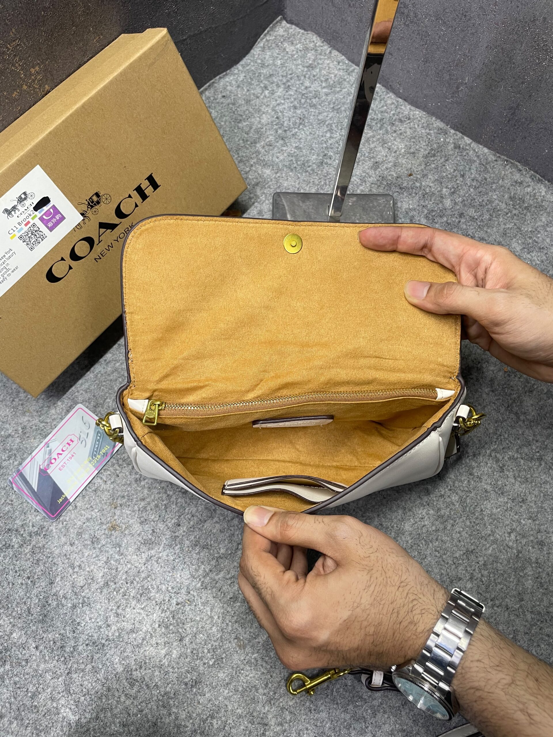 coachh brook flap chain bag with og box dust cover c11 white coachh brook flap chain bag with og box dust cover c11 white