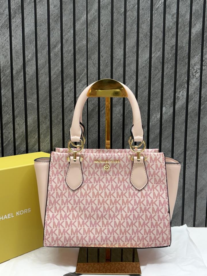 michaell kors 1687 pink marilyn small satchel with og box & dust cover pink michaell kors 1687 pink marilyn small satchel with og box & dust cover pink