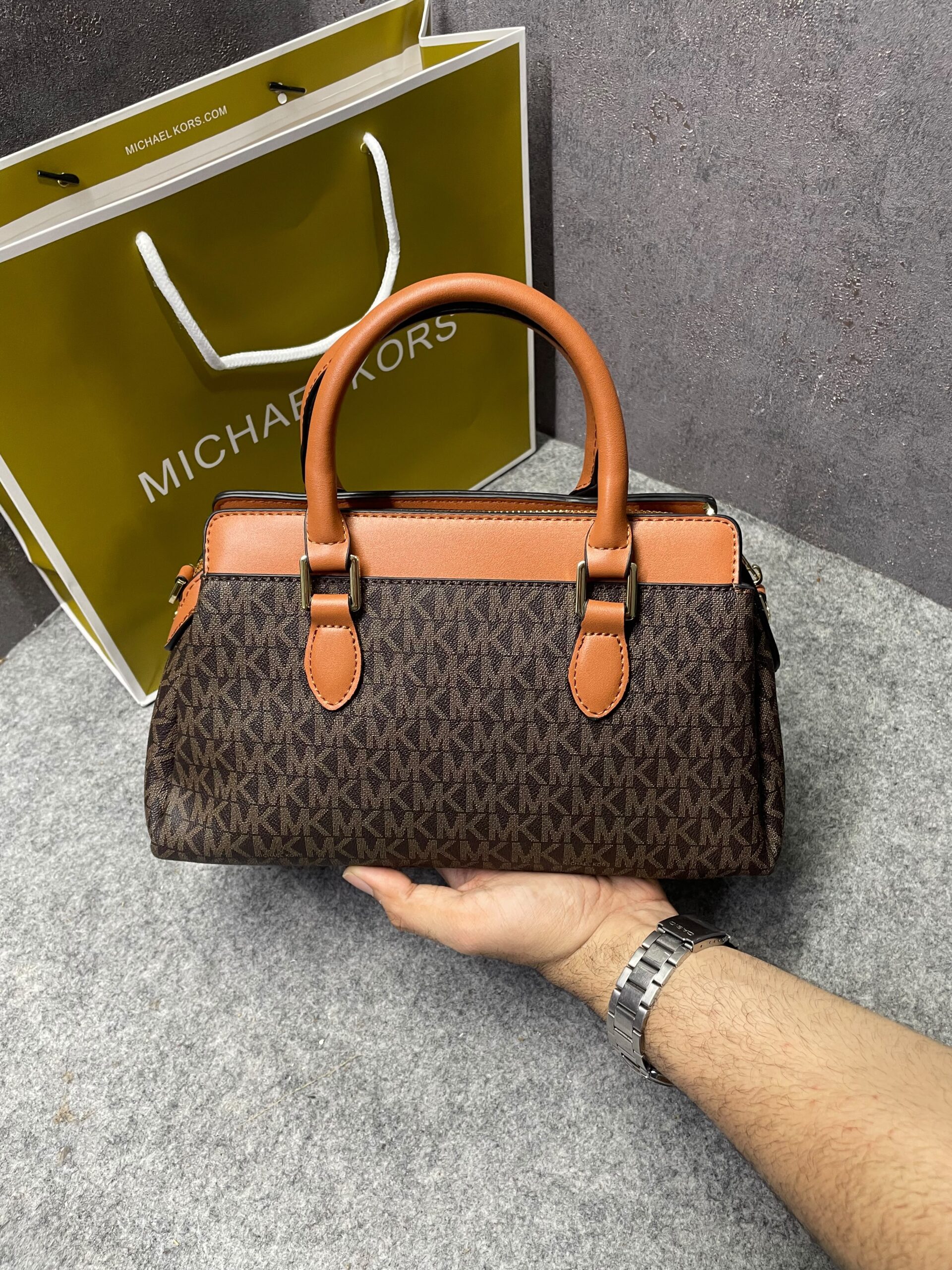 michaell kors arden satchel with og box & dust cover 2387 coffee brown michaell kors arden satchel with og box & dust cover 2387 coffee brown