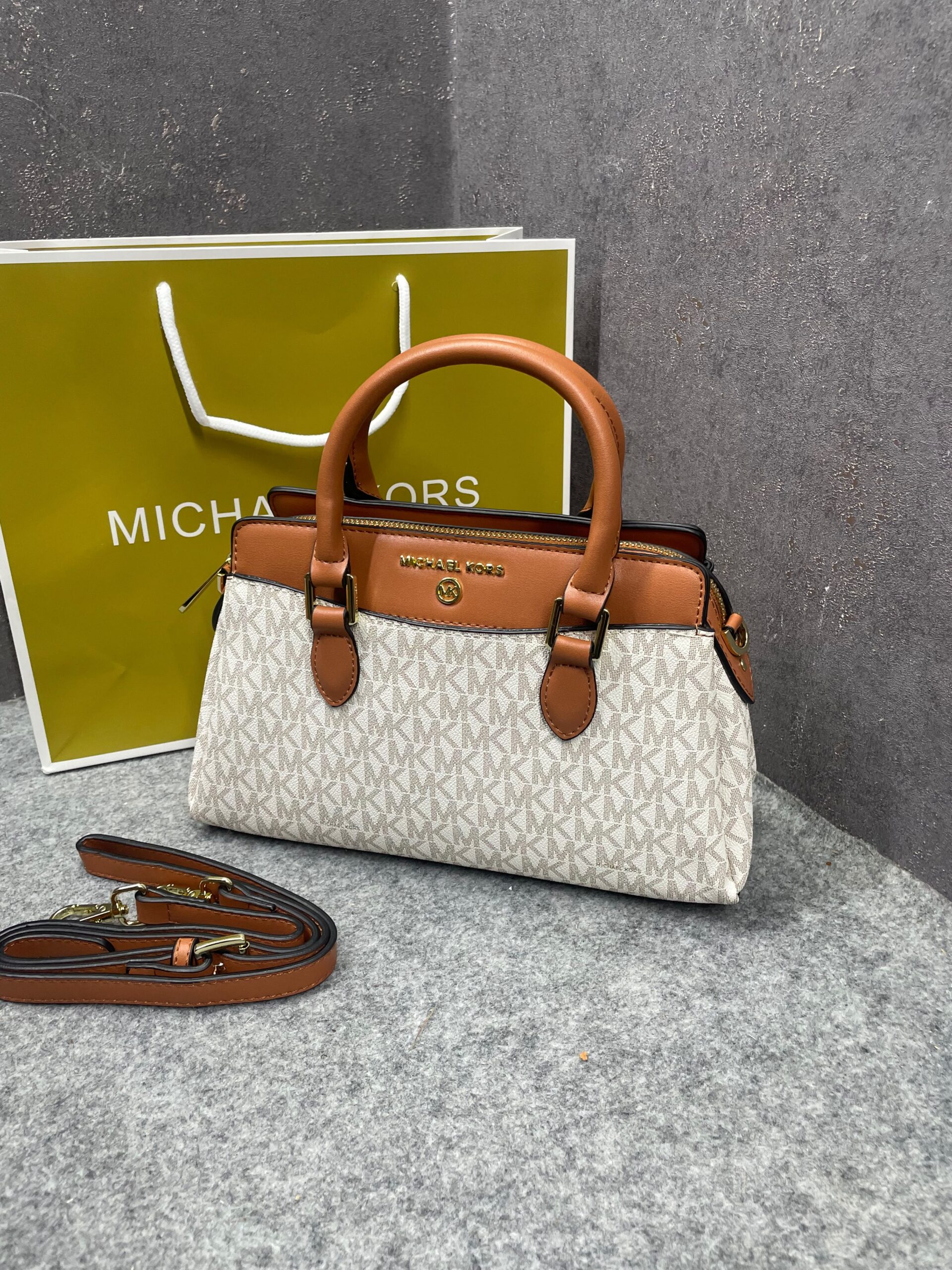 michaell kors arden satchel with og box & dust cover 2387 beige brown michaell kors arden satchel with og box & dust cover 2387 beige brown