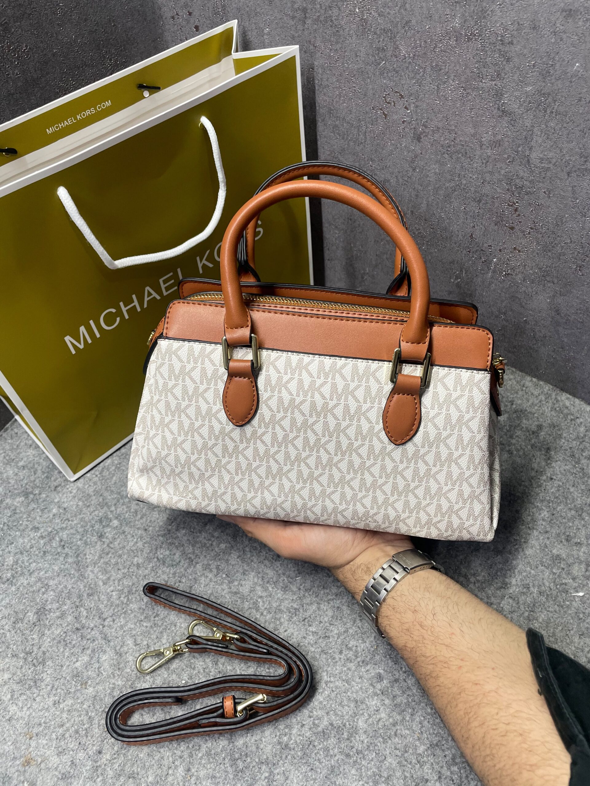 michaell kors arden satchel with og box & dust cover 2387 beige brown michaell kors arden satchel with og box & dust cover 2387 beige brown