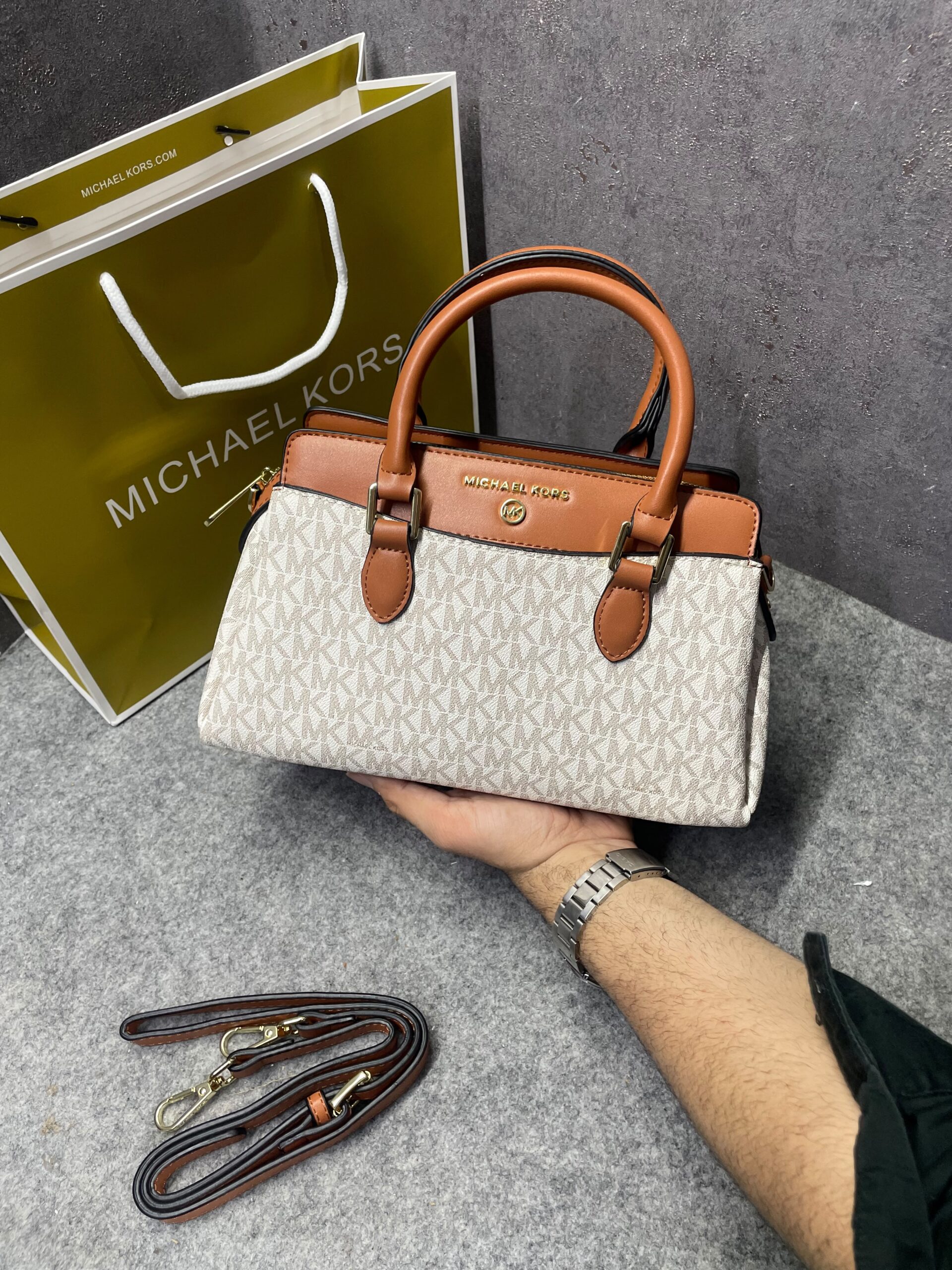 michaell kors arden satchel with og box & dust cover 2387 beige brown michaell kors arden satchel with og box & dust cover 2387 beige brown