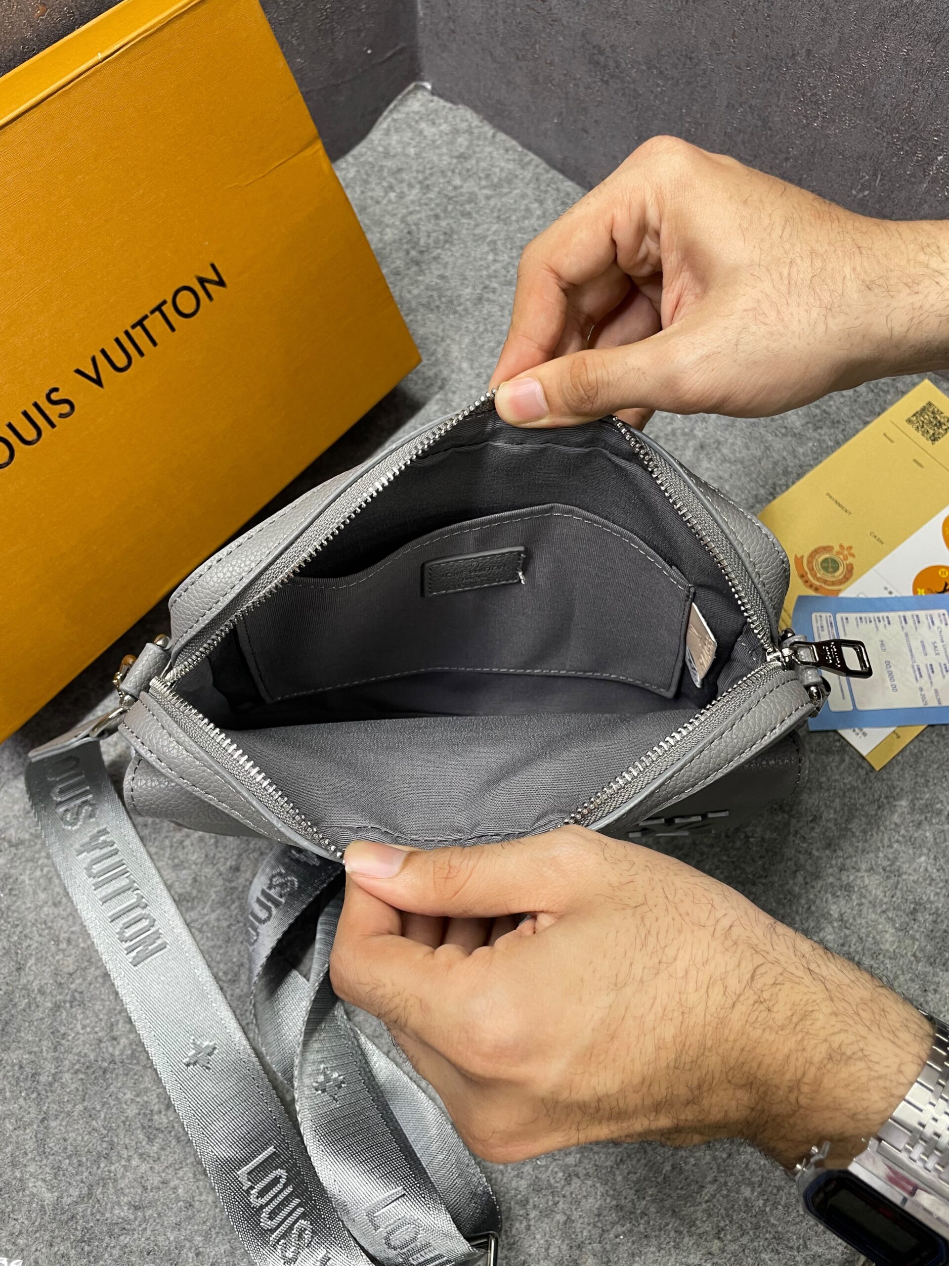 louuis vuitton fastline grey messenger unisex with og box & dust bag grey 22611 louuis vuitton fastline grey messenger unisex with og box & dust bag grey 22611
