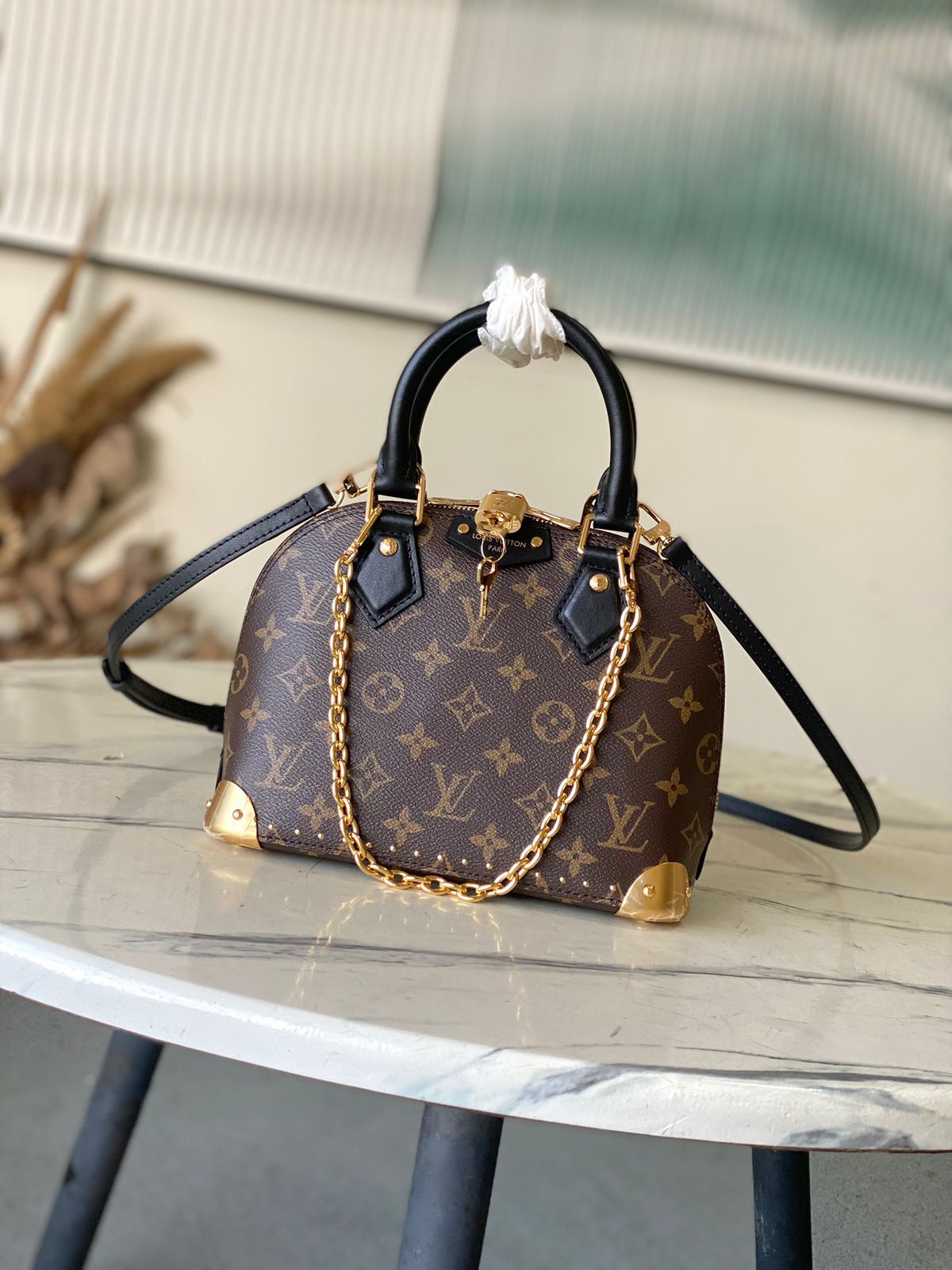 louii.s vuitton lma sling bag with box dustbag 6481 louii.s vuitton lma sling bag with box dustbag 6481